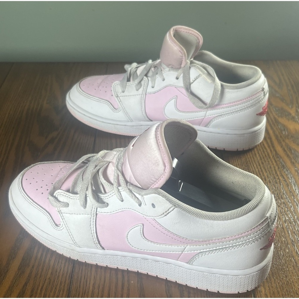 Nike Air Jordan 1 Low GS AJ1 Pink Kids Youth 6 Women 7.5 Sneakers 553560-608